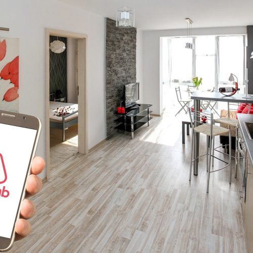 Airbnb: Νέοι «όροι» από 1η Οκτωβρίου – Όλες οι αλλαγές