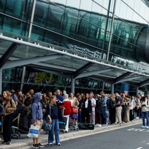 Χιλιάδες ταξιδιώτες εγκλωβισμένοι – Κυβερνοεπίθεση αφήνει τους επιβάτες στο έλεος της τύχης