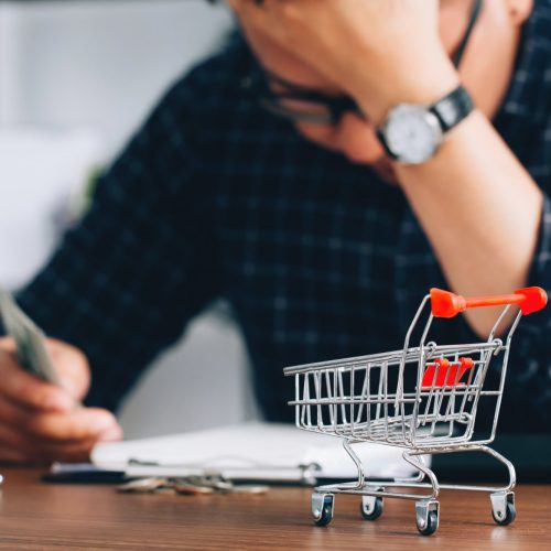 Γιατί η ζωή στην Ελλάδα έχει γίνει εφιάλτης το 2025 – Αμερικανική ανάλυση