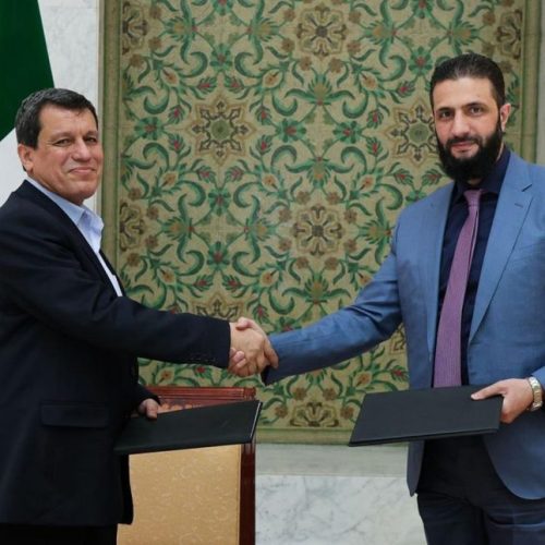 Οι ΗΠΑ ενθάρρυναν τους Κούρδους να υπογράψουν συμφωνία με τη συριακή κυβέρνηση υπό την ηγεσία της HTS