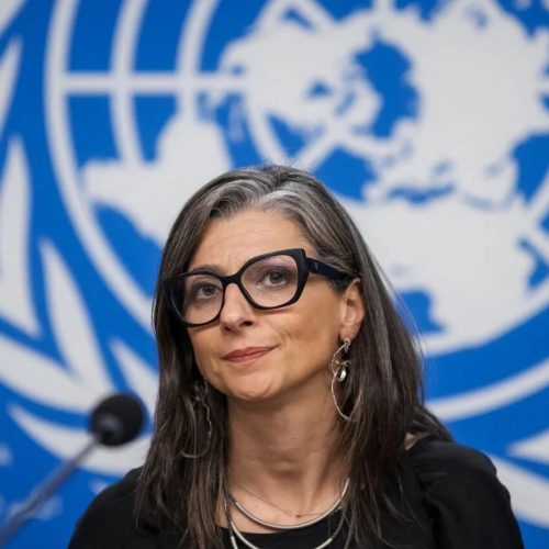 O Γάλλος Πρωθυπουργός ζητά την παραίτηση της Albanese ( BINTEO)