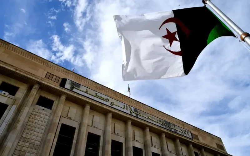 Αλγερία: Το κοινοβούλιο επεκτείνει τη θανατική ποινή σε εμπρηστές δασών
