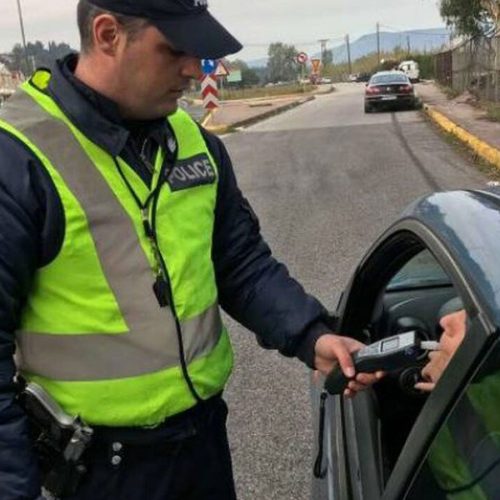 ΑΓΙΟΣ ΔΗΜΗΤΡΙΟΣ: Μεθυσμένος οδηγός «θέρισε» μηχανές και αυτοκίνητα – Απίστευτο αλκοτέλ με 0,84!