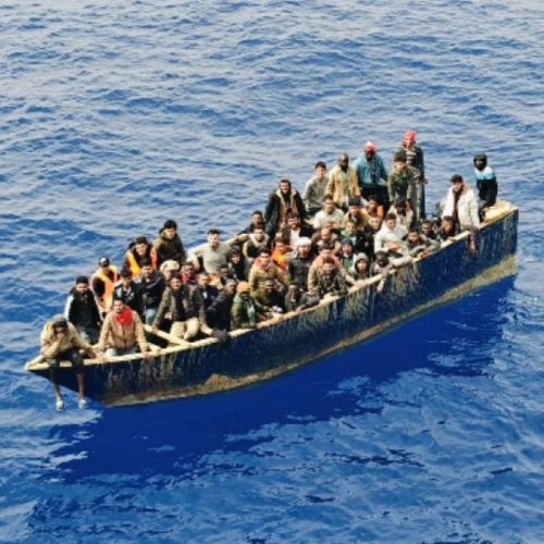 Νέες αφίξεις στη Γαύδο: Δεκάδες μετανάστες εντοπίστηκαν στα νότια του νησιού