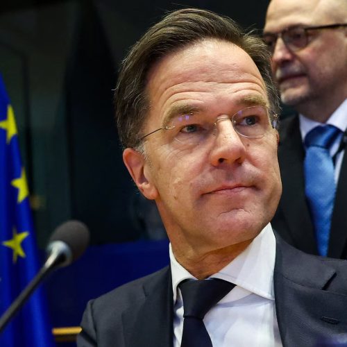Ο Ρούτε κόβει τα όνειρα για τη δημιουργια Ευρωπαϊκού  Στρατός