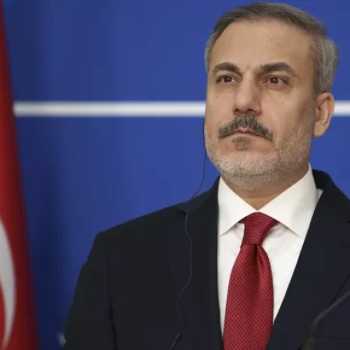 Προκλητικός Φιντάν: «Οι Έλληνες πολιτικοί καλλιεργούν αντιτουρκικά αισθήματα και ο λαός τους θα πληρώσει το κόστος»