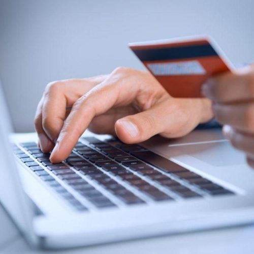 Μεγάλη απάτη με «μαϊμού» λογιστή – Ισχυριζόταν ότι έχει «κονέ» σε ΕΦΚΑ και Υπουργείο