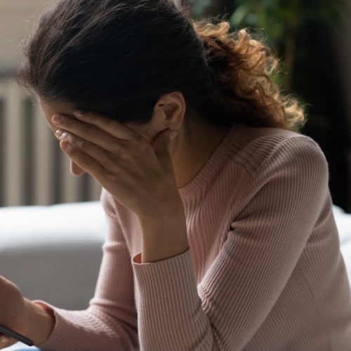 Τηλεφωνική απάτη με «λεία» χιλιάδες ευρώ – Απατεώνισσα παρίστανε τη λογίστρια