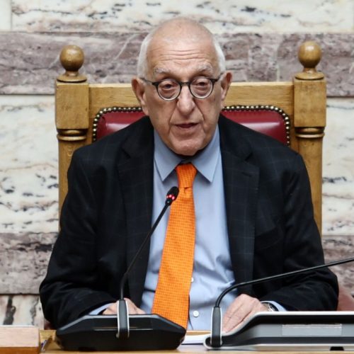 Κρίμα: Ο Νικήτας Κακλαμάνης εξευτέλισε τον θεσμό του προέδρου της Βουλής
