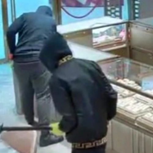 Τέσσερις προφυλακίστηκαν για διάρρηξη κοσμηματοπωλείου στην Αμαλιάδα – 22χρονος στο «στόχαστρο» των αρχών