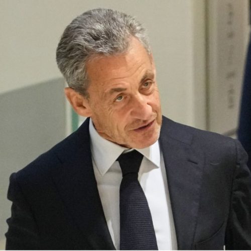 Ανατροπή για τον Σαρκοζί: Ο εισαγγελέας ζητά την αποφυλάκισή του