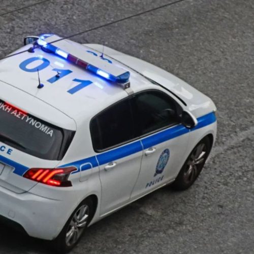 Σοκ στα Τρίκαλα: 18χρονος κάλεσε την αστυνομία και ομολόγησε τη δολοφονία της μητέρας του