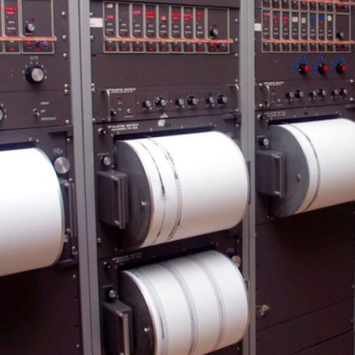 Σεισμός τώρα 4 Ρίχτερ ανοιχτά της Πύλου