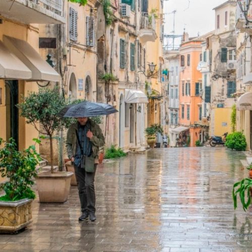 Καιρός: ισχυρές βροχές και καταιγίδες σήμερα στο Ιόνιο και τα δυτικά ηπειρωτικά