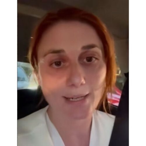 Σοκ στον δρόμο: Εκπαιδευτικός μήνυσε διανομέα που την έβρισε και την έφτυσε μπροστά στο παιδί της!