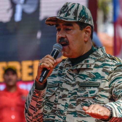 Στα πρόθυρα σύγκρουσης: Η Βενεζουέλα κινητοποιεί στρατό στα σύνορα με την Κολομβία μετά το χτύπημα των ΗΠΑ!