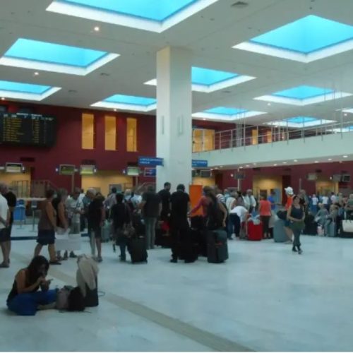 Κρήτη: Τρεις αλλοδαποί ταυτοποιήθηκαν για κλοπή τσάντας με 10.000 ευρώ από το αεροδρόμιο Χανίων