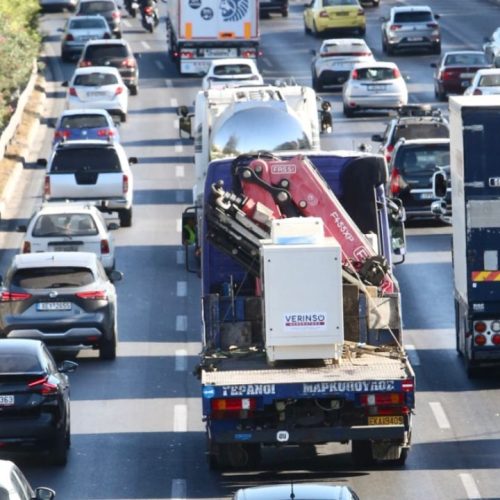 Κίνηση – χάος στους δρόμους: Μποτιλιάρισμα σε Κηφισό, Λ. Αθηνών και Αττική Οδό