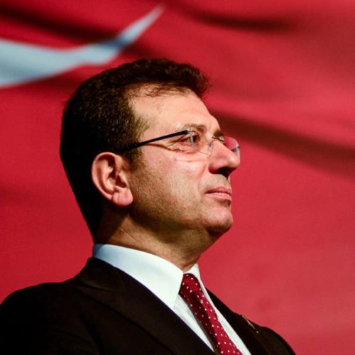 Ιμάμογλου: «Ντροπή σας» για το κατηγορητήριο 4.000 σελίδων