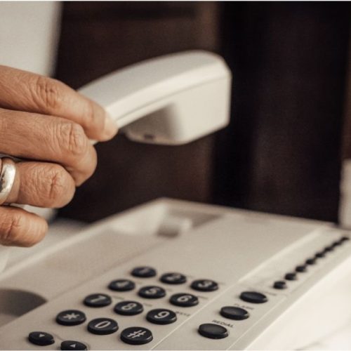 Ηλικιωμένη στο Χαλάνδρι πέφτει θύμα απάτης – Παραδίδει χρήματα και κοσμήματα σε κάδο απορριμμάτων