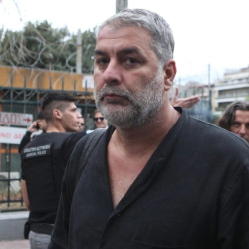 Απολογία με αντιφάσεις: Ο Μπισμπίκης «φοβήθηκε τα κανάλια» – Καταδικάστηκε και καλείται να πληρώσει 7.000 ευρώ πρόστιμο