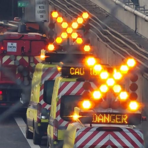 Σοβαρό τροχαίο στην Αττική Οδό – Μποτιλιάρισμα προς Αεροδρόμιο μετά τον κόμβο Παιανίας