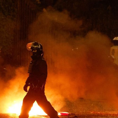 Βίαια επεισόδια στο Δουβλίνο – Η Ιρλανδία έγκωσε από τους λαθρομετανάστες