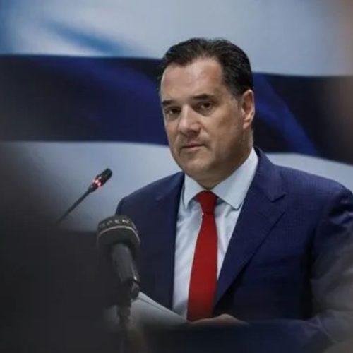 Ρεσιτάλ άδωνι – Δεν είμαστε άχρηστοι, εσείς είστε μίζεροι!