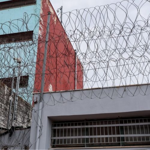 Τραμπ για τις ελληνικές φυλακές: Οι μισοί κρατούμενοι είναι ξένοι