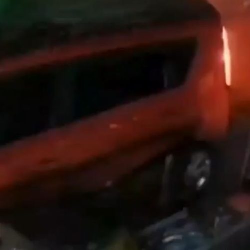 Αριζόνα: διαρρήκτες μπουκάρουν με αυτοκίνητο σε κατάστημα καπνού – φεύγουν με ηλεκτρονικά τσιγάρα
