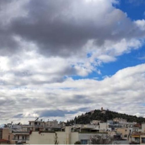 Συννεφιασμένο σκηνικό με βροχές στα δυτικά – Δείτε πώς θα κυλήσει ο καιρός το Σαββατοκύριακο