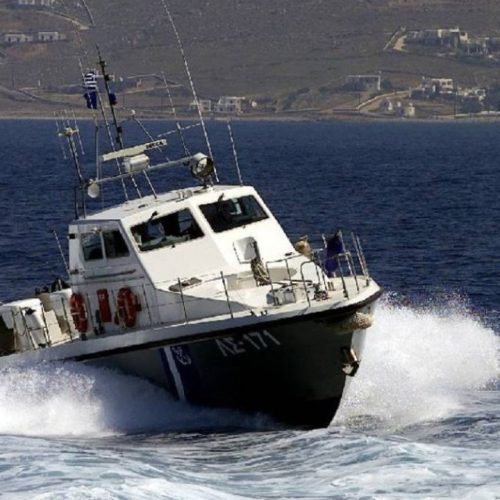 Δραματική διάσωση στη θάλασσα: Σώος 31χρονος ναυτικός που έπεσε νότια της Ηρακλειάς
