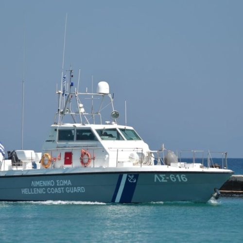 Κάρπαθος: Σώθηκαν 35 παράνομοι μετανάστες κοντά στην παραλία Διακόφτης