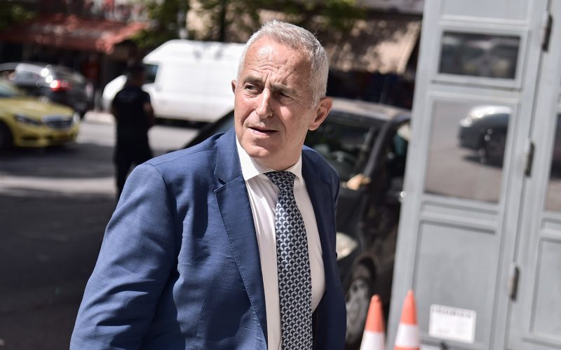Στο ΠΑΣΟΚ ο Ευάγγελος Αποστολάκης