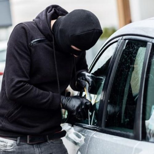 ΔΙΑΡΡΗΞΗ σε όχημα εισαγγελέως – Έκλεψαν «ΔΙΚΟΓΡΑΦΙΕΣ»!