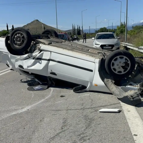ΣΟΚ! Όχημα ανετράπη μετά από σφοδρή σύγκρουση – Ακρωτηριάστηκε επιβάτης