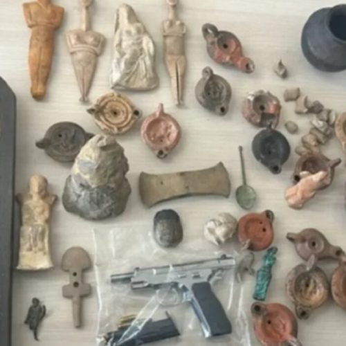 Δημόσιος υπάλληλος «ΑΡΧΗΓΟΣ» των οπλοφόρων πωλητών – Η εγκληματική οργάνωση που συγκλονίζει!