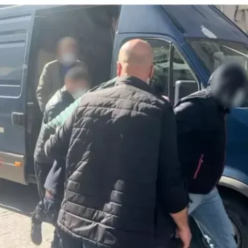 Εξάρθρωση Κυκλωμάτων Αρχαιοκαπηλίας: 23 Συλλήψεις, Σκάνδαλο και Κωδικοί για Παράνομες Ανασκαφές με ΤΝΤ