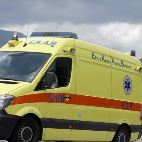 Αίγιο: Σφοδρή μετωπική σύγκρουση αγροτικού με ΙΧ – Τρεις τραυματίες