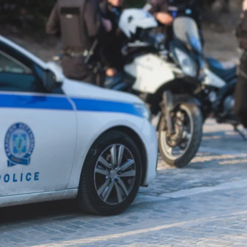Σύλληψη στην εθνική οδό Αιτωλικού – Φορτηγό με παράνομους μετανάστες για εργασία σε αγροτικές περιοχές