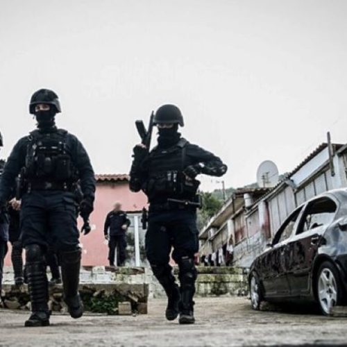 Επιχείρηση της ΕΛ.ΑΣ. βάζει τέλος σε κύκλωμα εξαπάτησης ηλικιωμένων που προσποιούνταν τεχνικούς του ρεύματος