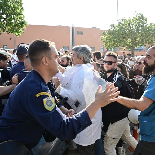 Επίσκεψη του Πρωθυπουργού Κυριάκου Μητσοτάκη στο Πανεπιστημιακό Γενικό Νοσοκομείο "ΑΤΤΙΚΟΝ", Τετάρτη 15 Οκτωβρίου 2025. Ο πρωθυπουργός επισκέφθηκε το ανακαινισμένο ΤΕΠ (Τμήμα Επειγόντων Περιστατικών) και στην συνέχεια παρέστη στην τελετή εγκαινίων του νέου Πανεπιστημιακού Ογκολογικού Κέντρου "Αθηνά Ιωαν. Μαρτίνου". (ΜΙΧΑΛΗΣ ΚΑΡΑΓΙΑΝΝΗΣ/EUROKINISSI)