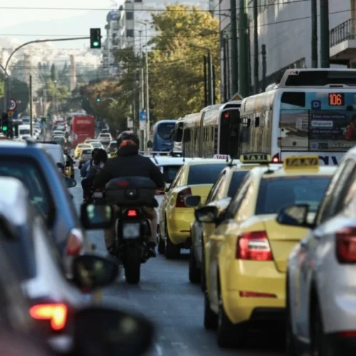 Μποτιλιάρισμα και καθυστερήσεις στους δρόμους της Αθήνας