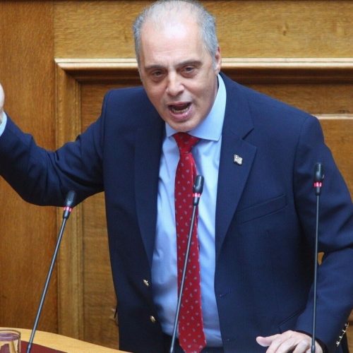 ΔΕΙΤΕ ΖΩΝΤΑΝΑ ΑΥΡΙΟ! ΚΡΙΣΙΜΗ ΟΜΙΛΙΑ ΤΟΥ ΠΡΟΕΔΡΟΥ ΤΗΣ ΕΛΛΗΝΙΚΗΣ ΛΥΣΗΣ ΣΤΗΝ ΒΟΥΛΗ