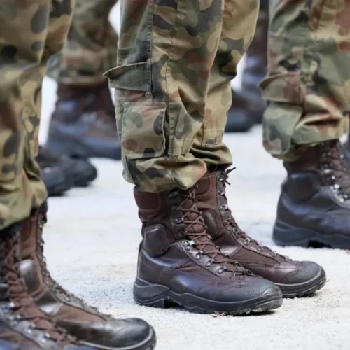 Κρούσμα μηνιγγίτιδας σε Ελληνα στρατιώτη – Νοσηλεύεται σε ΜΕΘ