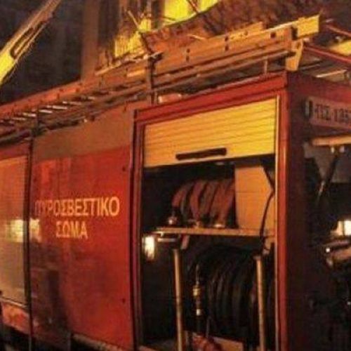 Στο νοσοκομείο 3 άτομα μετά από φωτιά σε οικοδομή στην Χαλκίδα