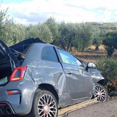 Χανιά: Αυτοκίνητο «καρφώθηκε» σε δέντρο – 4 τραυματίες!