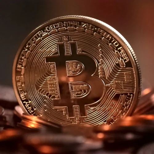 Bitcoin: Στη δίνη των απωλειών – Βυθίστηκαν τα κρυπτονομίσματα