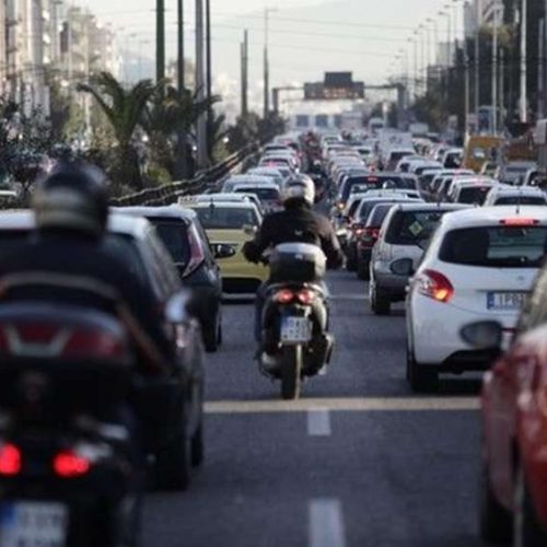 «Αυξημένη κίνηση» στην Αθηνών-Κορίνθου, λόγω ακινητοποιημένης νταλίκας