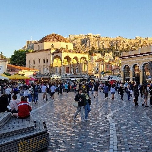 Αστυνομικοί έσωσαν τουρίστρια από «επαγγελματική» κλοπή